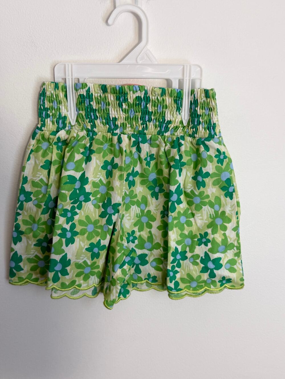 Bisby Shirred Shorts- Greenspring Groovy floral NWT size 7 $48